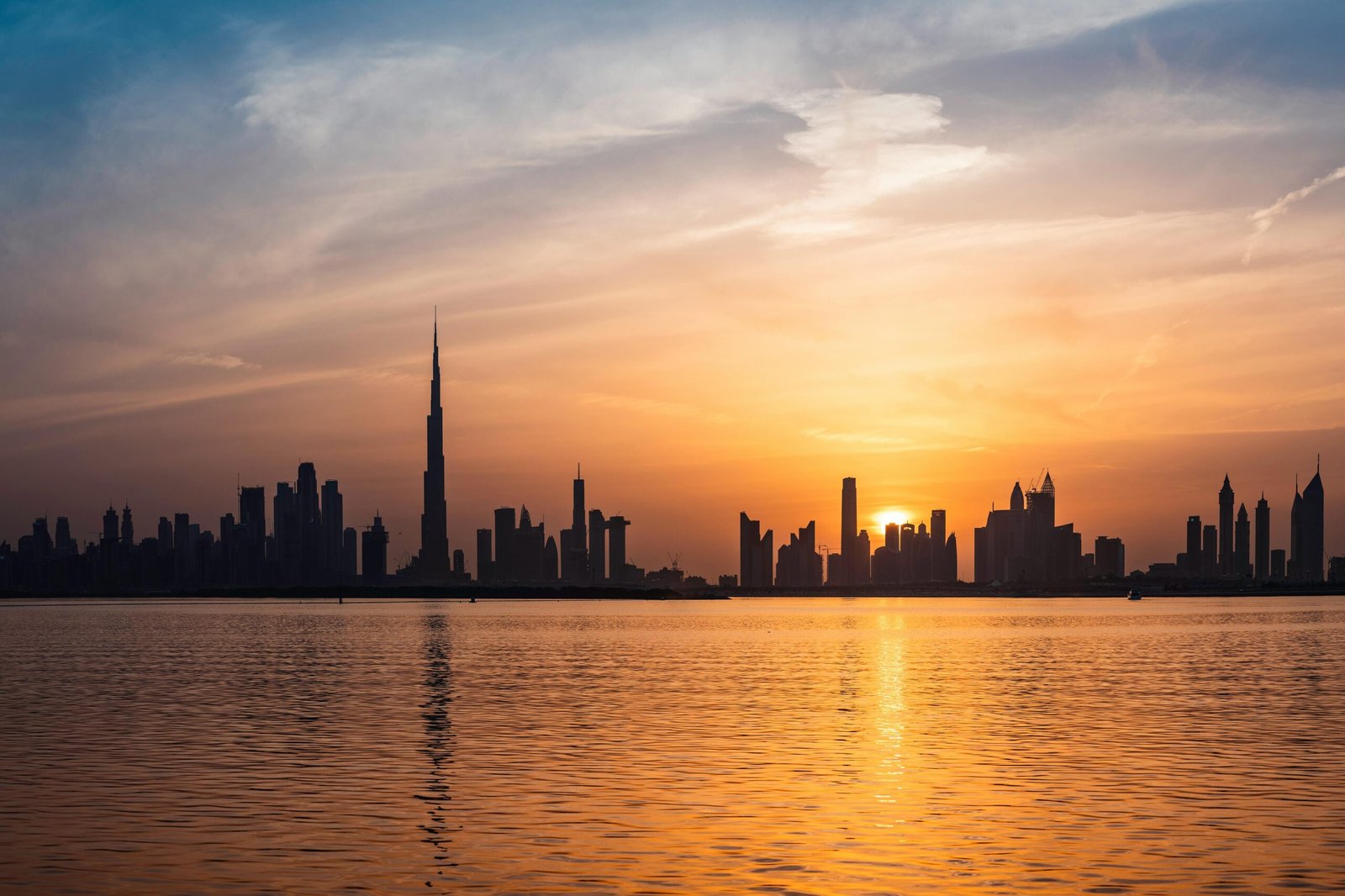 Dubai real estate market report Q1 2025 with JVC, The Valley, and Palm Jumeirah highlights