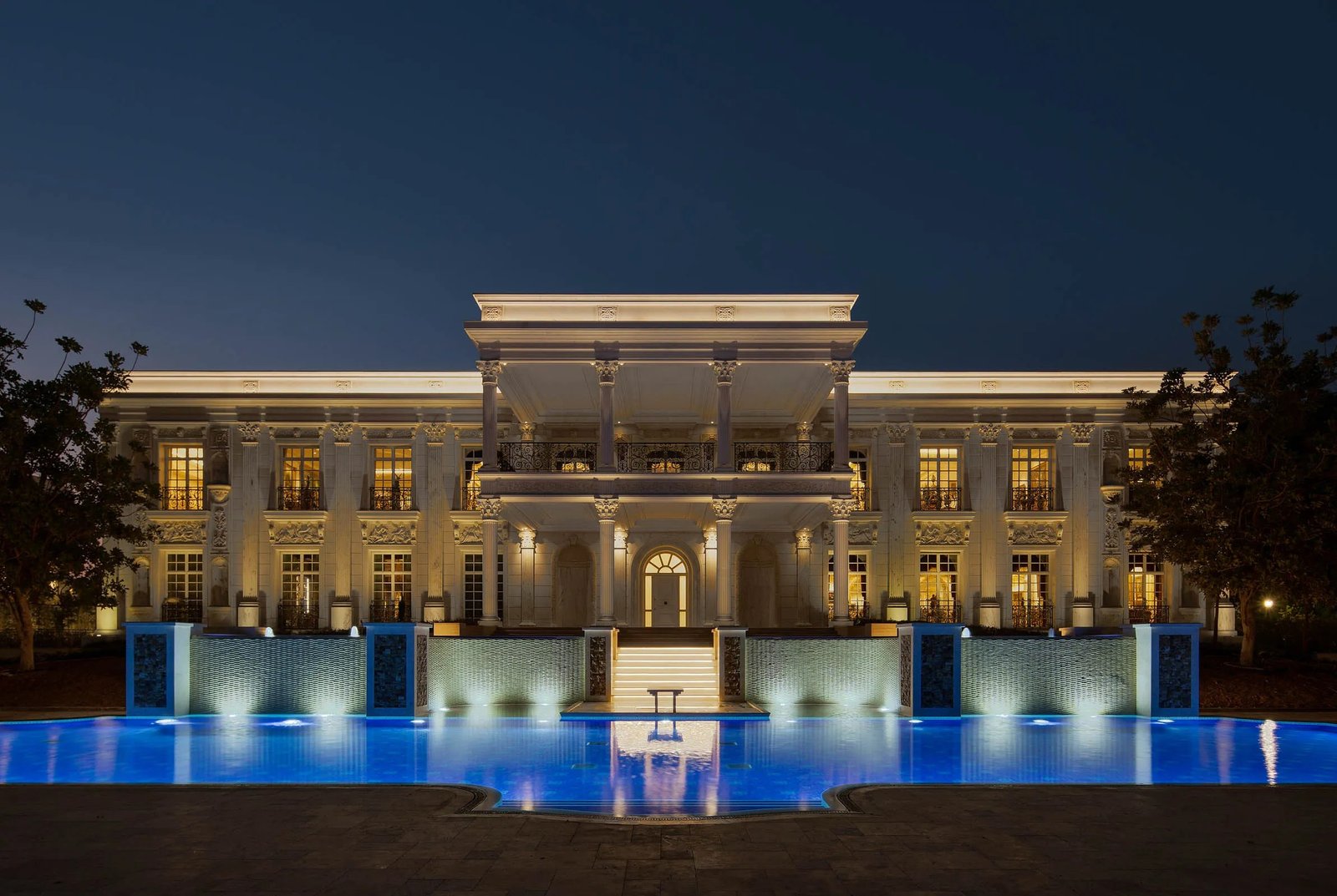 Top 5 expensive villas in Dubai with views of Palm Jumeirah and luxury interiors